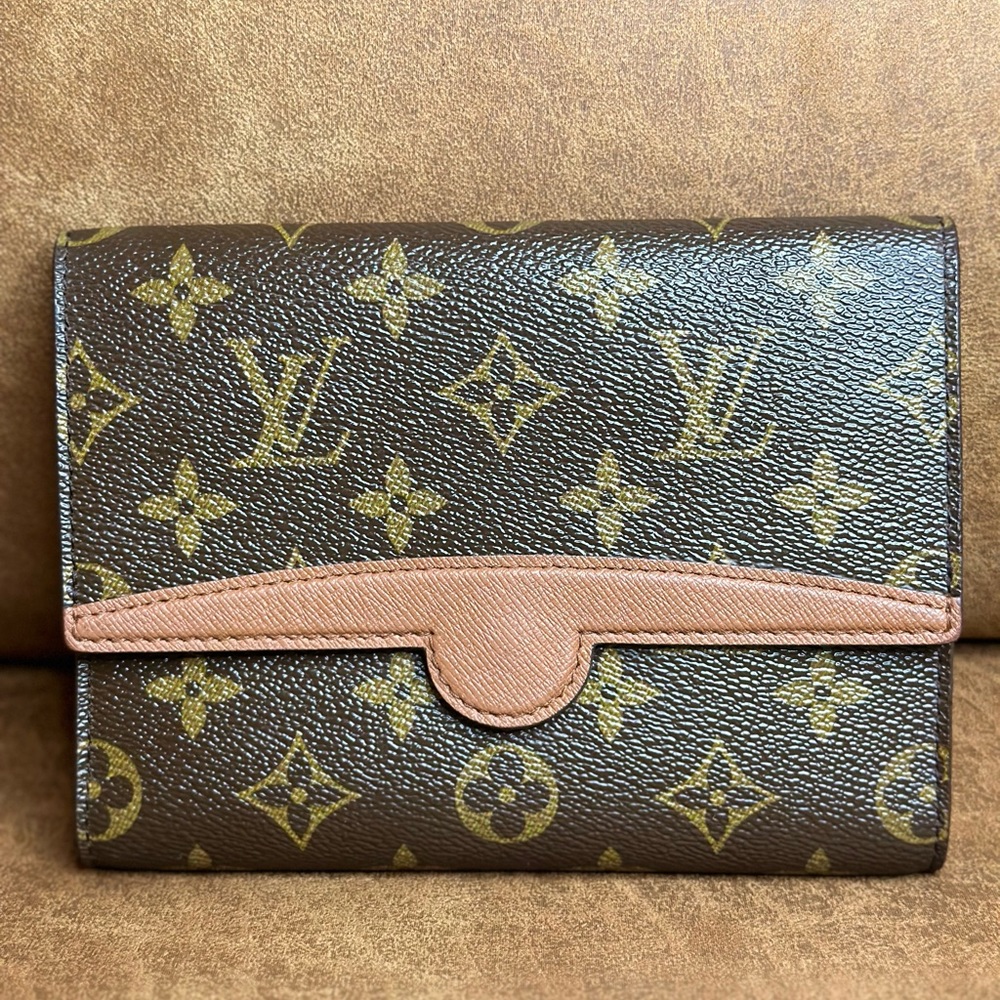 LOUIS VUITTON Monogram Pochette Ceinture Arche